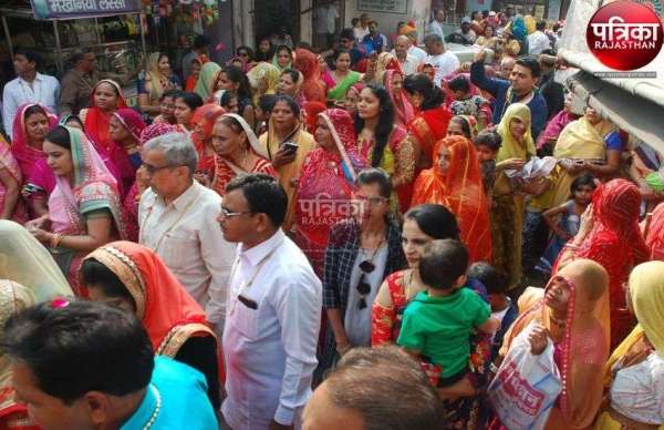 तुलसी विवाह में उमड़े श्रद्धालु