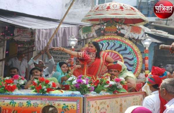 तुलसी विवाह में उमड़े श्रद्धालु