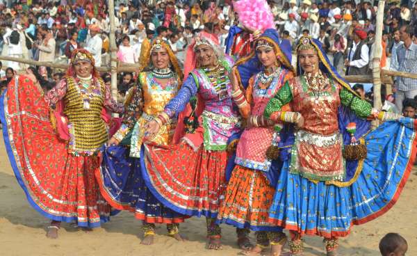 राजस्थानी संस्कृति के रंग पुष्कर मेले में खूब बिखरे।