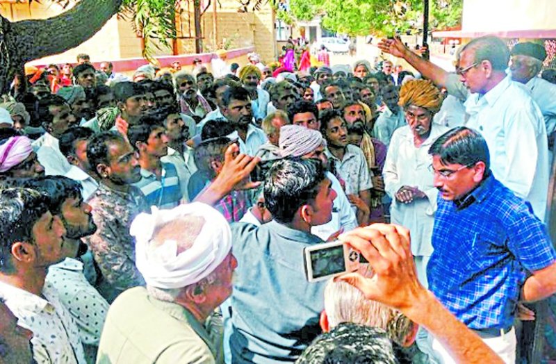 Demonstration against DISCOM in case of death in Tarbandi