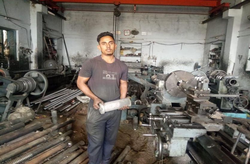 Theft-फैक्ट्री से 7 लाख रुपए के नट-बोल्ट चुराए