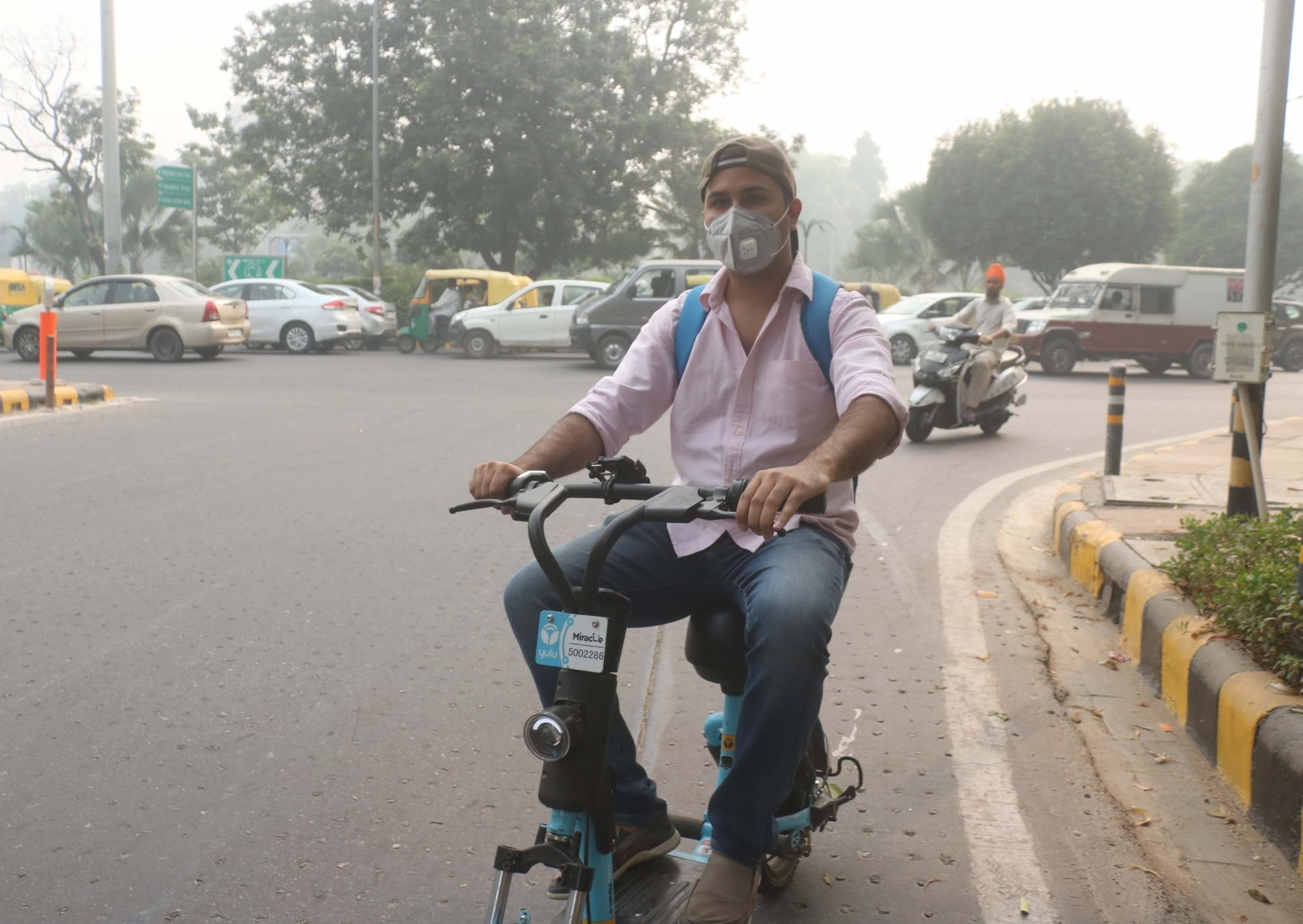 Delhi Pollution : दिल्ली में धुंध की चादर, खतरनाक स्तर पर प्रदूषण