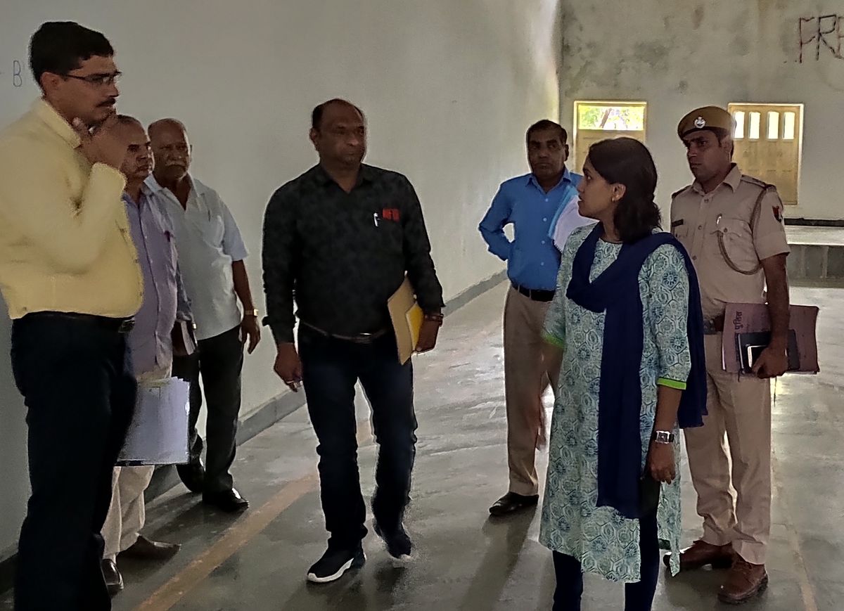 चुनाव स्थल की देखीं बारीकियां, कमर कसने के दिए निर्देश