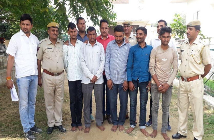 Police Action-डकैती षडय़ंत्र रचते पांच युवक गिरफ्तार