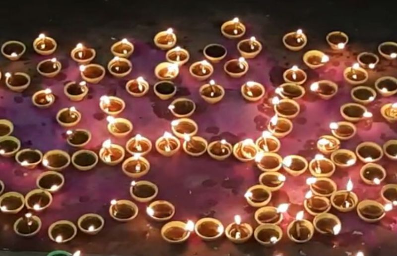 dev_deepawali3.jpg