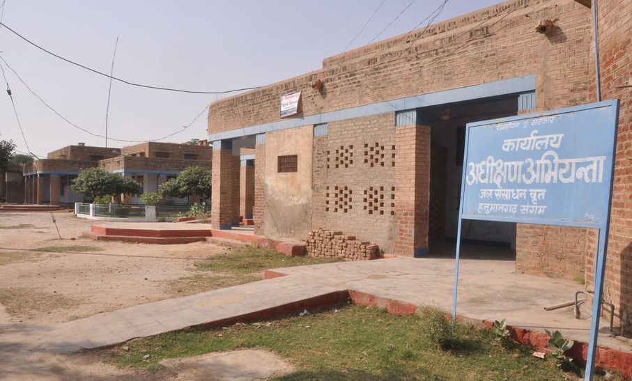 चुनावी बाजी जीते, तंत्र के आगे हारे