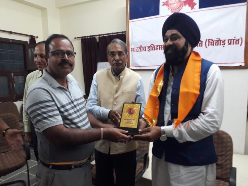 हिन्दू धर्म ध्वज रक्षक है सिख -रोबिन