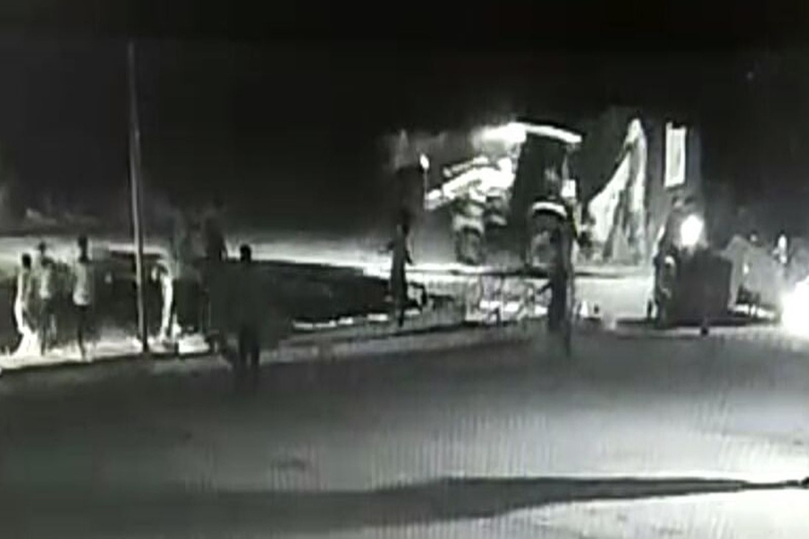 JCB driver vandalised petrol pump and police jeep in jodhpur