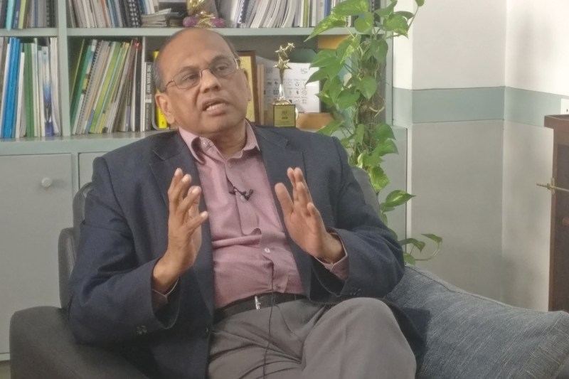 एक्सक्लूविस इंटरव्यू- डॉ. अजय माथुर: नहीं बचा सकेंगे मास्क व एयर प्यूरीफायर