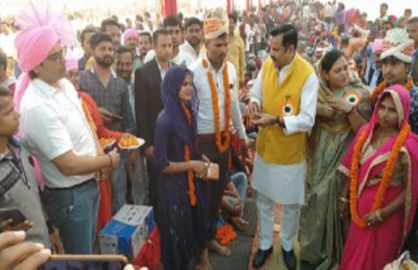 611 couples have mass wedding in Prayagraj