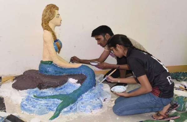 बीएमसी मेडिकल कालेज में युवा उत्सव में छात्रों ने लगाई प्रदर्शनी