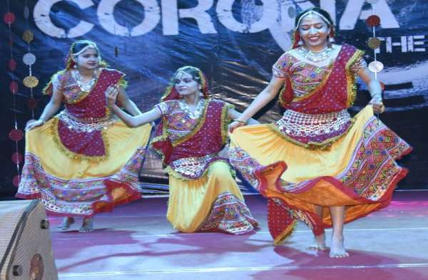 बीएमसी मेडिकल कालेज में युवा उत्सव में छात्रों ने लगाई प्रदर्शनी