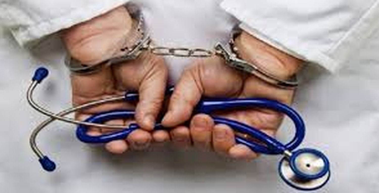 क्लीनिक छोड़कर भागे चार झोलाछाप