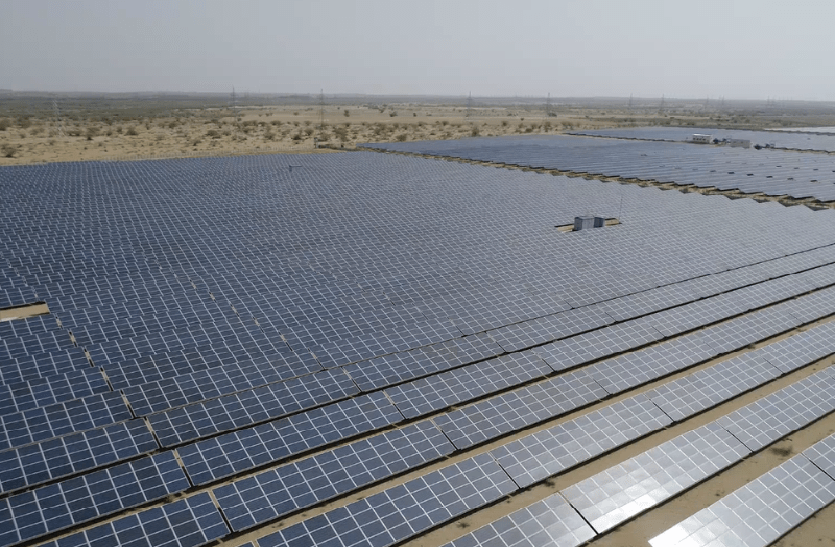 Solar Energy : ऊपर सोलर पैनल से बनेगी बिजली, नीचे होगी खेती