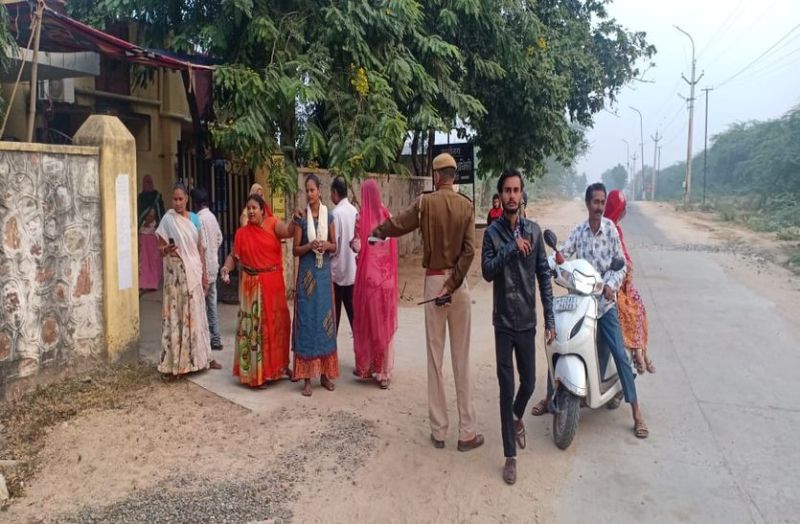 VIDEO : nikay chunav sirohi Live Update : पुलिस के पुख्ता बंदोबस्त के बीच मतदान शुरू, सुबह ठिठुरन होने से शुरुआत में कम दिखे मतदाता