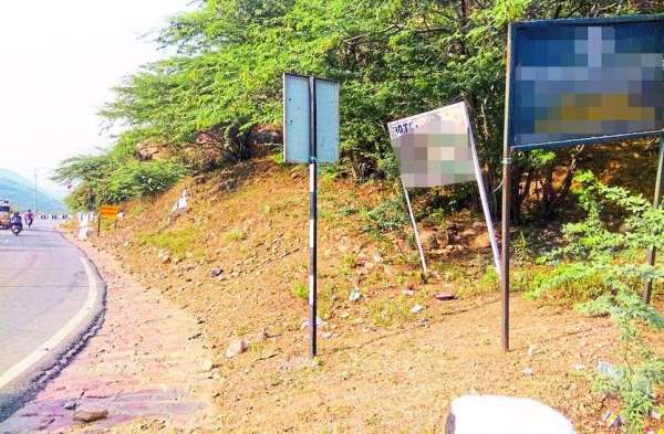 puskar : Roadside advertising despite ban