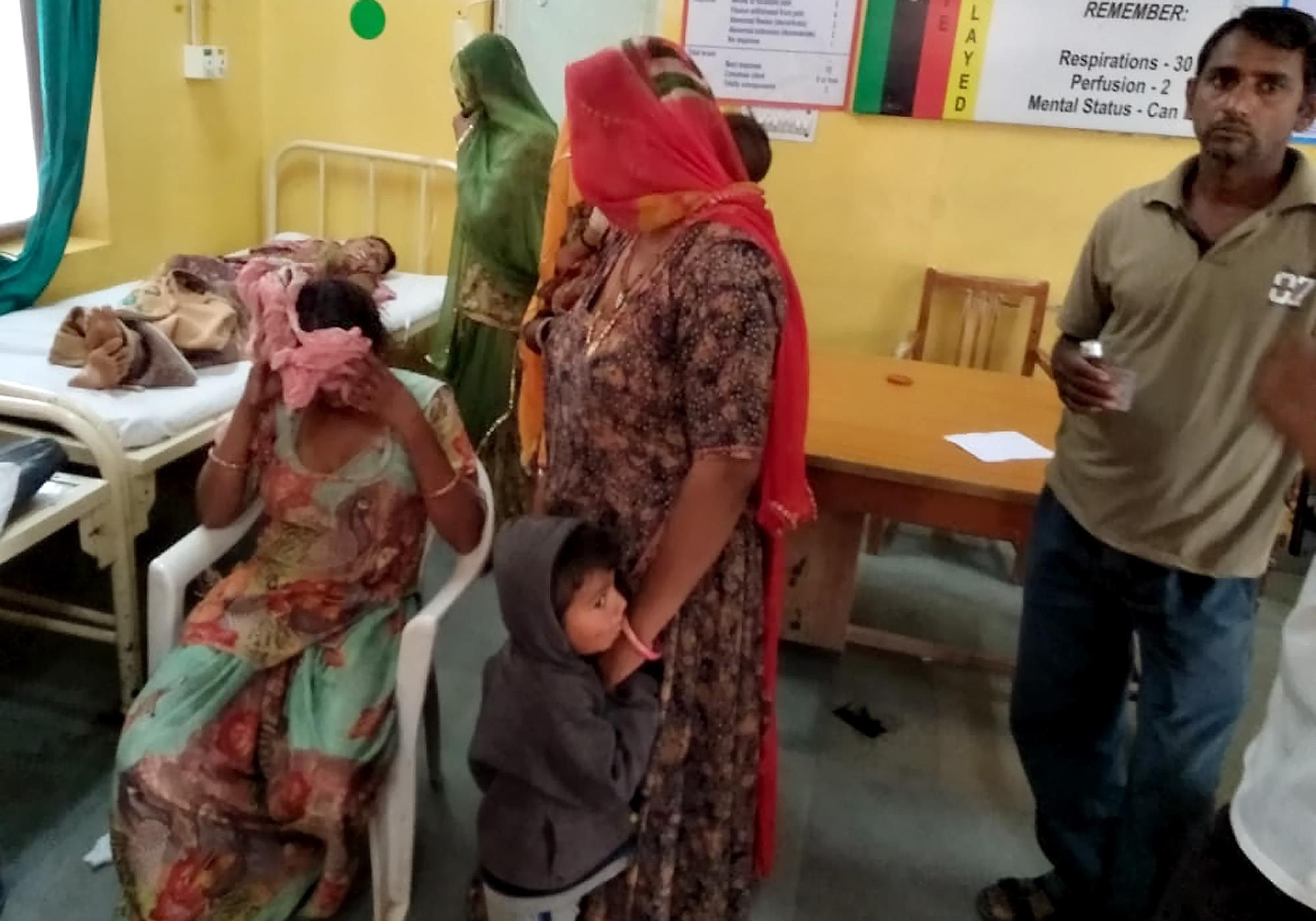 आपसी विवाद को लेकर भिड़ गए दो पक्ष