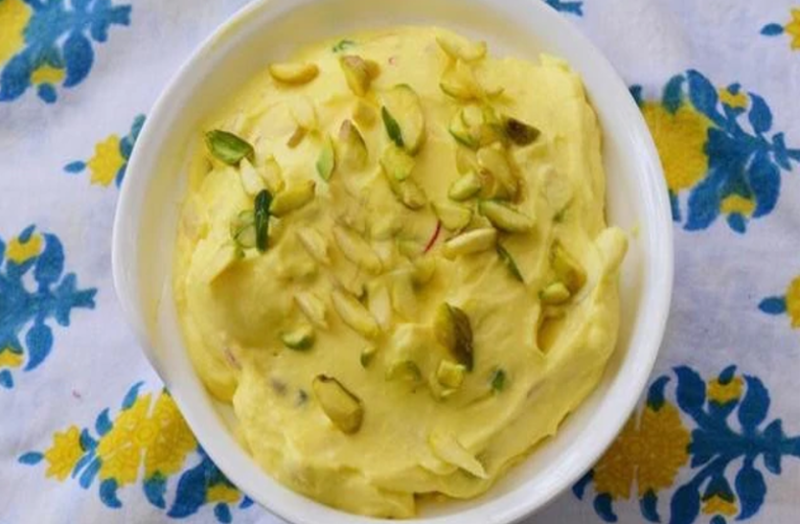 केसरिया श्रीखंड से पाचन रहेगा ठीक, एेसे बनाएं