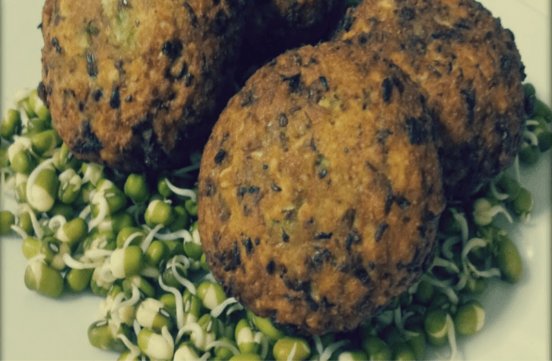 अंकुरित मूंग टिक्की खाने से शरीर होता मजबूत, एेसे बनाएं