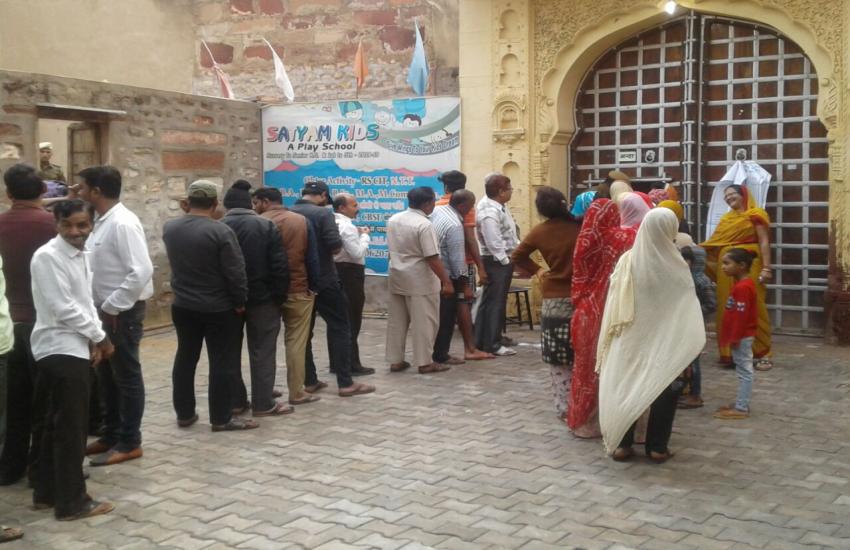 भीनमाल में सबसे ज्यादा, सिरोही में सबसे कम मतदान