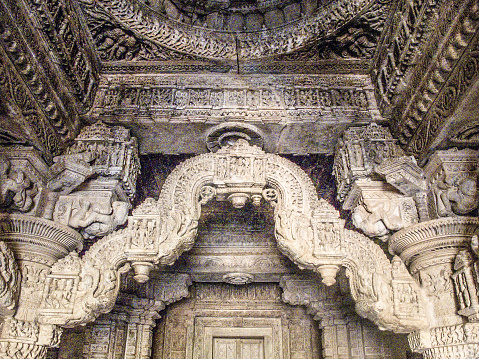 sas_bahu_temple1.jpg
