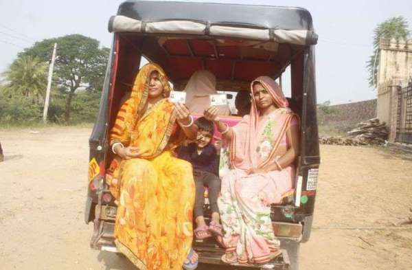 Local body election 2019 : लोकतंत्र के यज्ञ में  मतदाताओं ने कुछ यूं दी आहुति.. देखें तस्वीरें