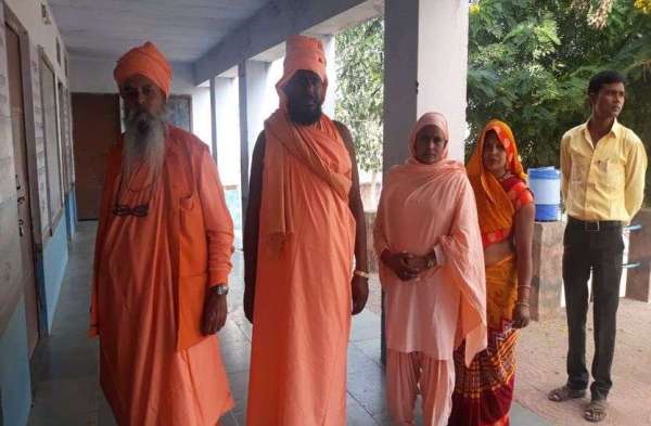 Local body election 2019 : लोकतंत्र के यज्ञ में  मतदाताओं ने कुछ यूं दी आहुति.. देखें तस्वीरें