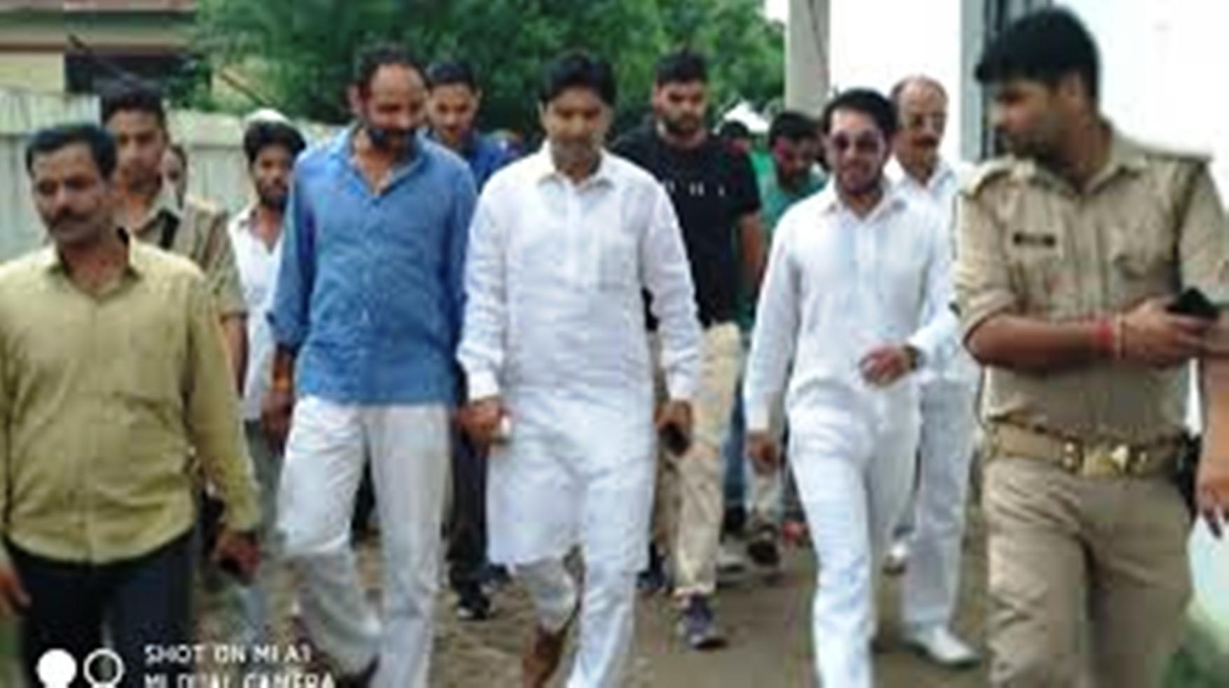 बीजेपी के अभिजीत सिंह सांगा के साथ ही सपा विधायकों की गिरफ्तारी का वारंट