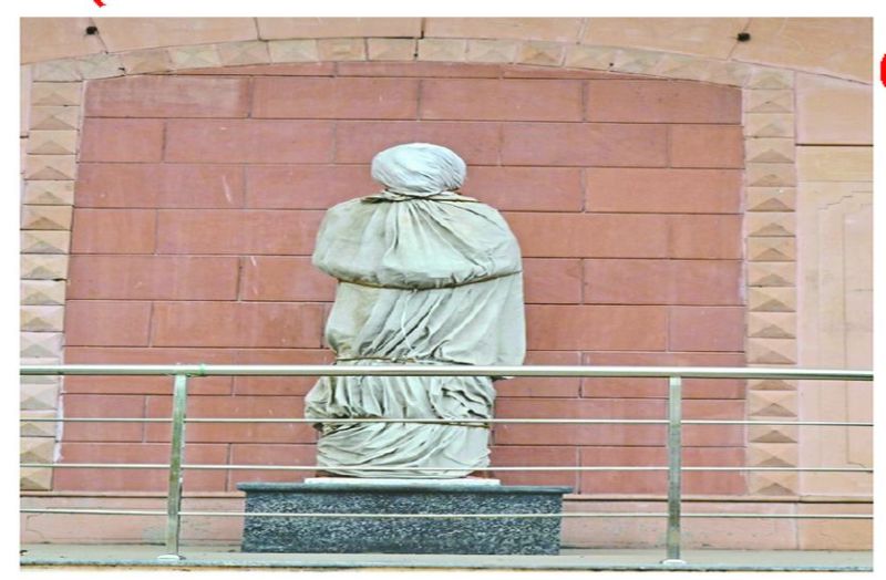 यहां कपड़े में लिपटी है इंदिरा गांधी, कैसे मनाएंगे जयंती