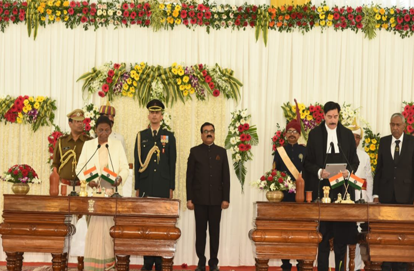 जस्टिस डॉ. रवि रंजन बने झारखंड के 13वें मुख्य न्यायाधीश, राज्यपाल ने दिलाई शपथ