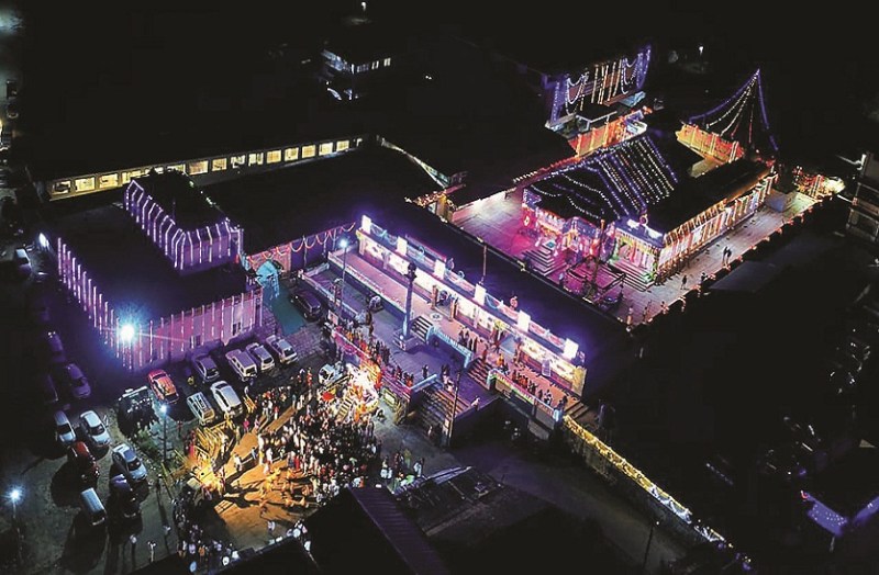 लक्ष दीपोत्सव में जीवंत हुई 1400 साल की परंपरा, लाखों दीपों से जगमगाया मां पद्मावती मंदिर