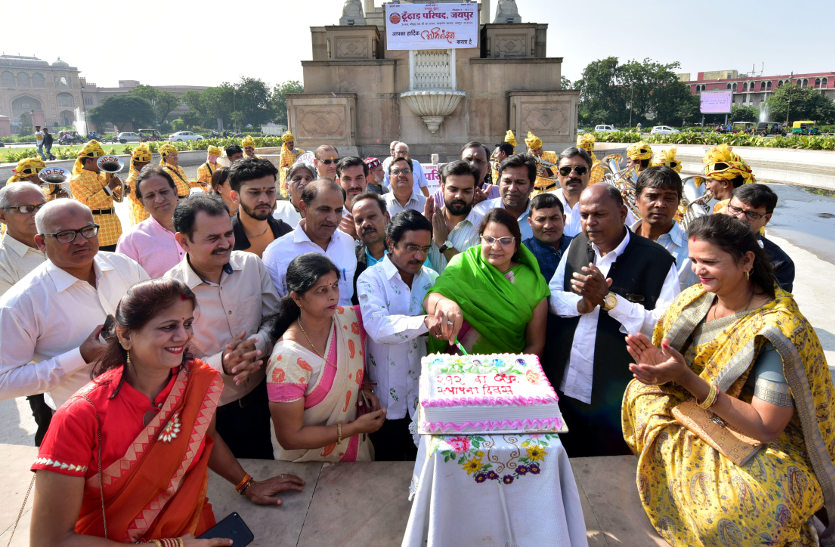 Jaipur का Birthday Celebration : गणपति पूजन से केक सेरेमनी तक, देखें वीडियो