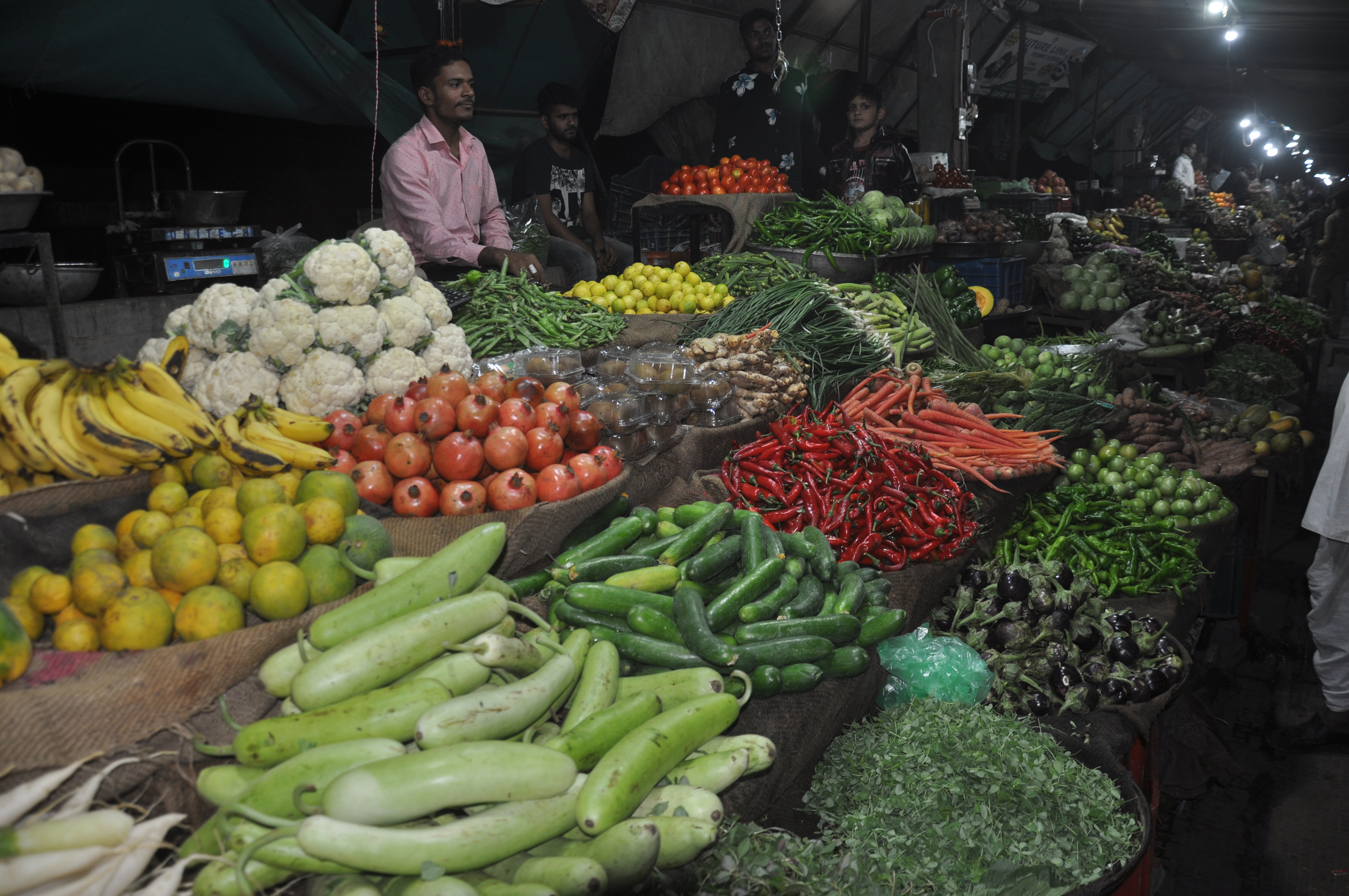Vegetable prices in market sky high due low arrivals and middlemen