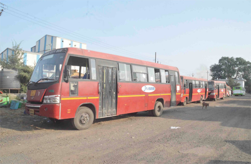 City bus wheels stopped, missing from the route