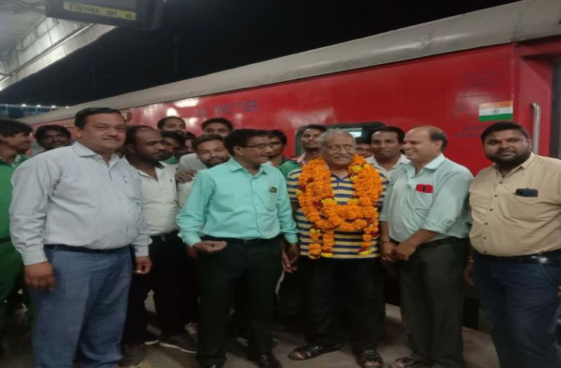 Will have to fight together against privatization in Indian Railways