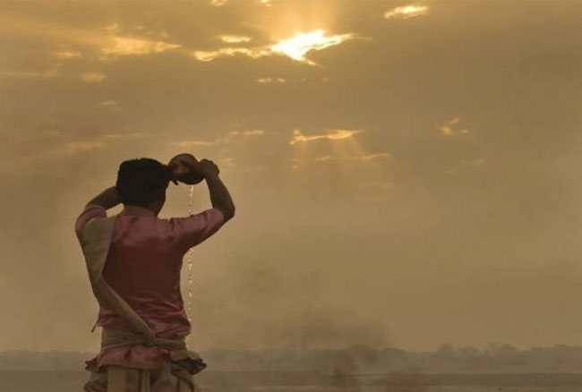 अगहन मास में सुबह जल्दी उठकर जरुर चढ़ायें सूर्य को जल, जानें महत्व