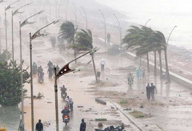tamilnadu-cyclone_b_09.jpg