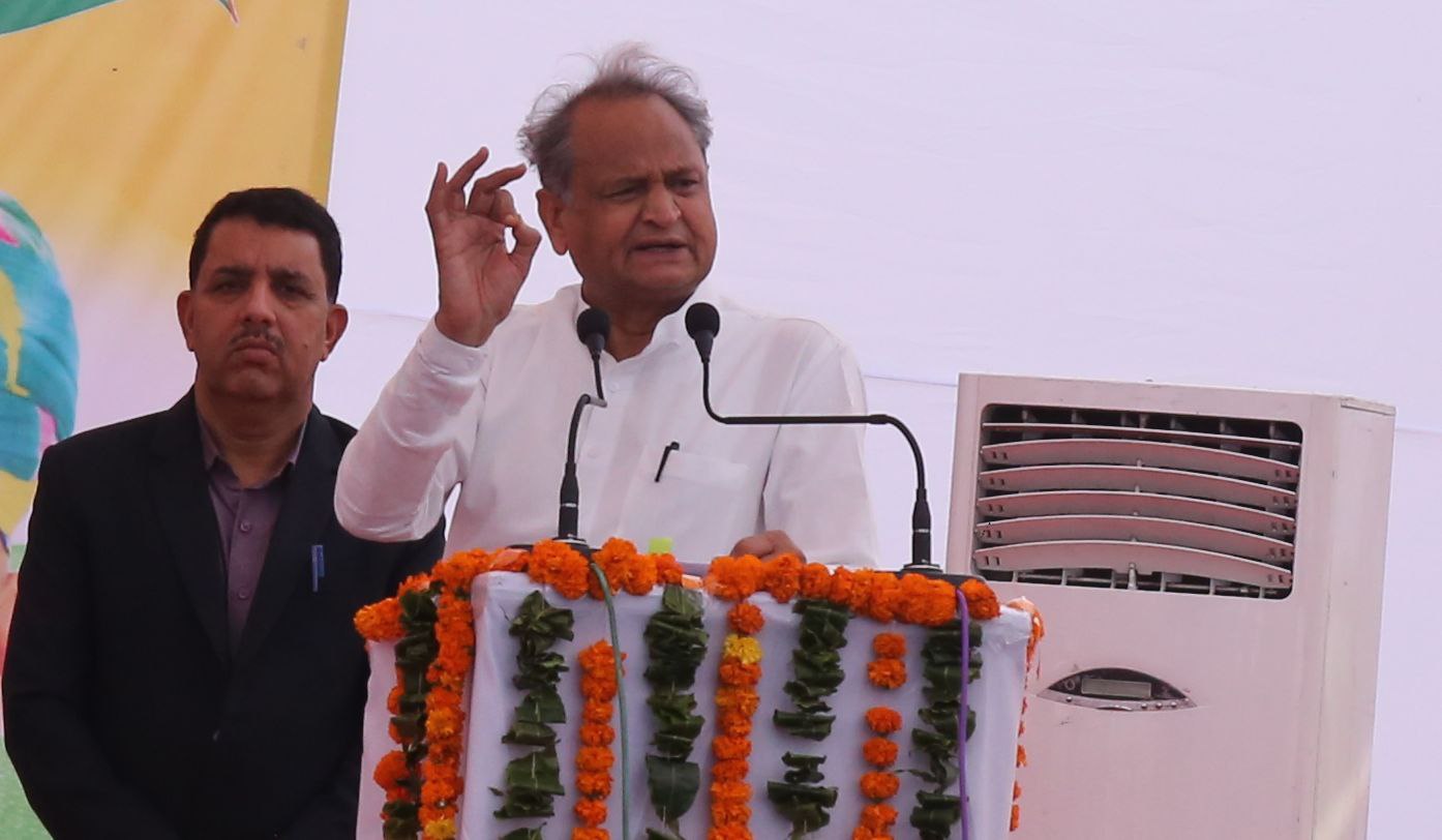 AshokGehlot: मिलावटखोरों को फांसी की सजा जरूरी