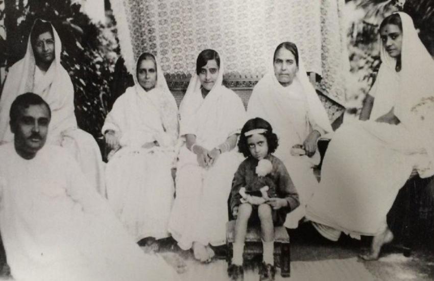 indira gandhi with family