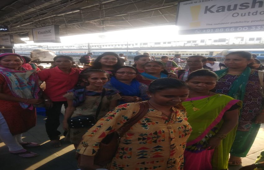 Ahmedabad : 55 दिव्यांग निशुल्क रामेश्वरम और तिरुपति की यात्रा पर रवाना