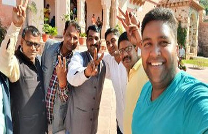बाड़ेबंदी में पार्षदों की ‘मौजा ही मौजा’