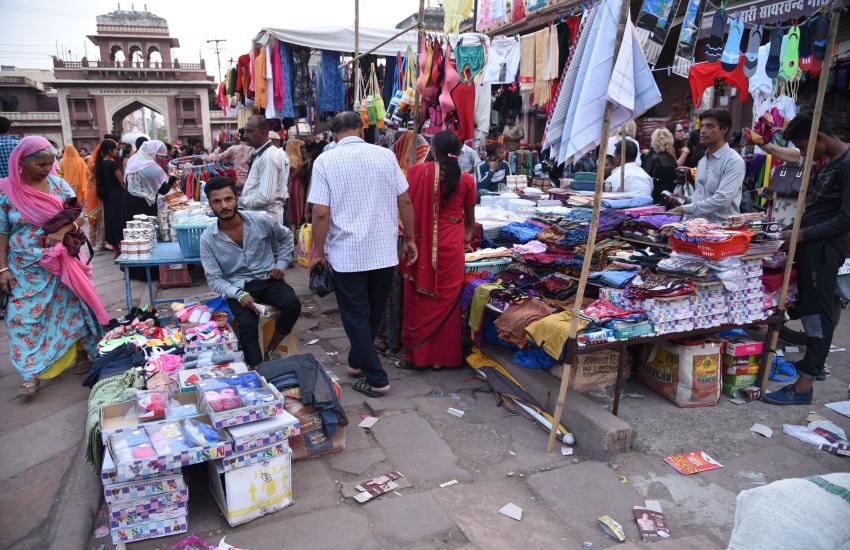 शहर के हेरिटेज मार्केट की एेसी बदहाली देखी नहीं जाती