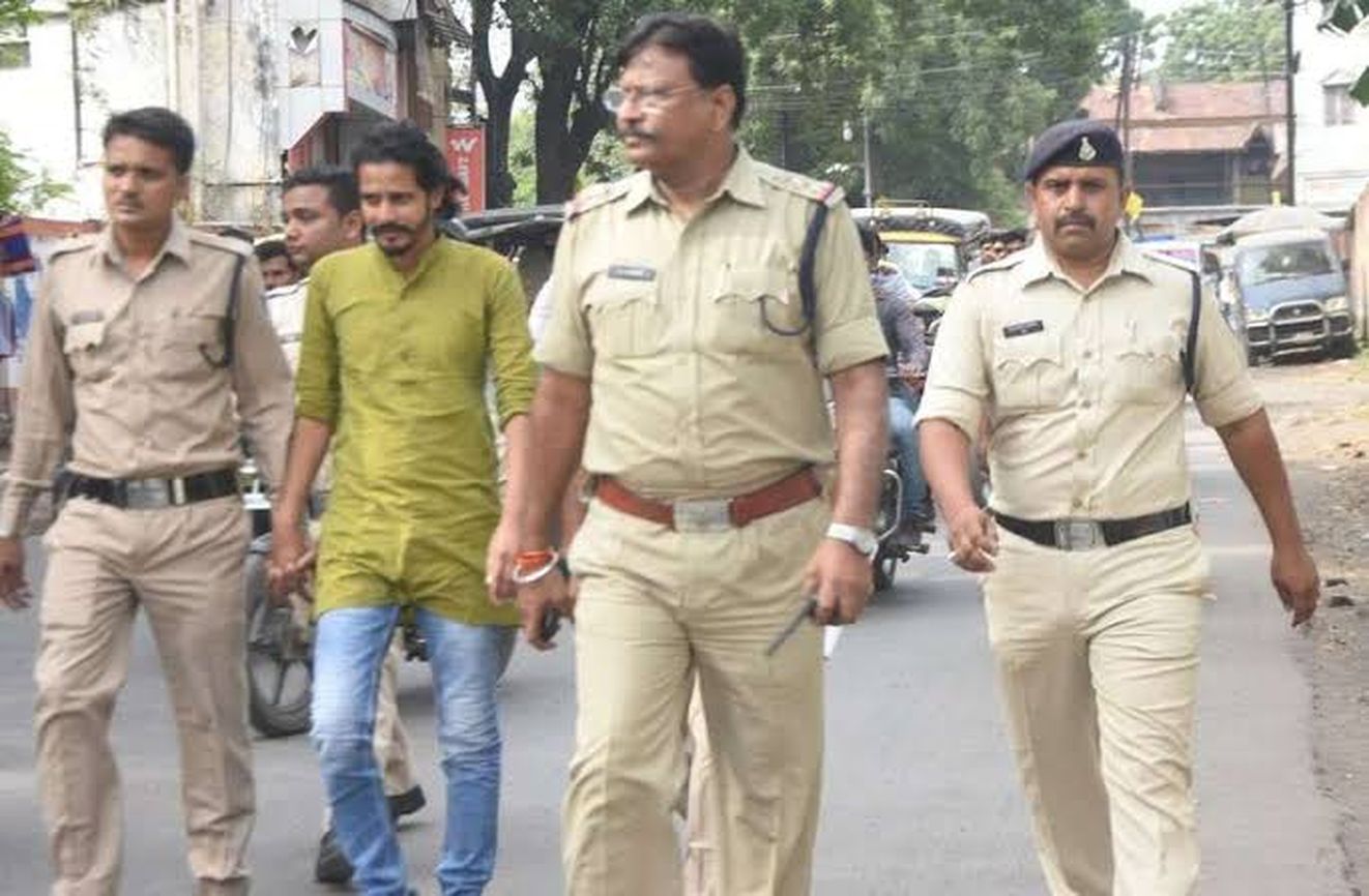 रुपए के लिए धमकी देने का मामला: सुनील सूर्या के दोनों साथियों ने किया पुलिस के सामने सरेंडर