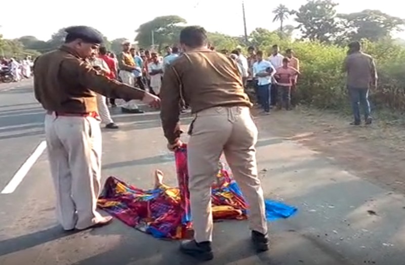 woman killed in trailer accident : woman killed in road accident