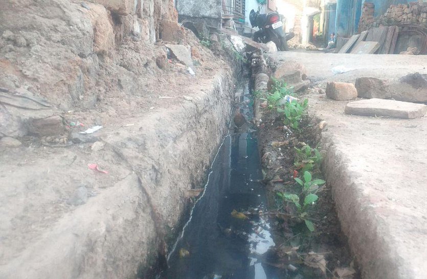 Water line rotting in drains at district headquarters