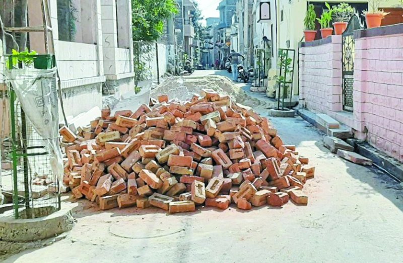 Construction materials poured on roads, traffic stopped