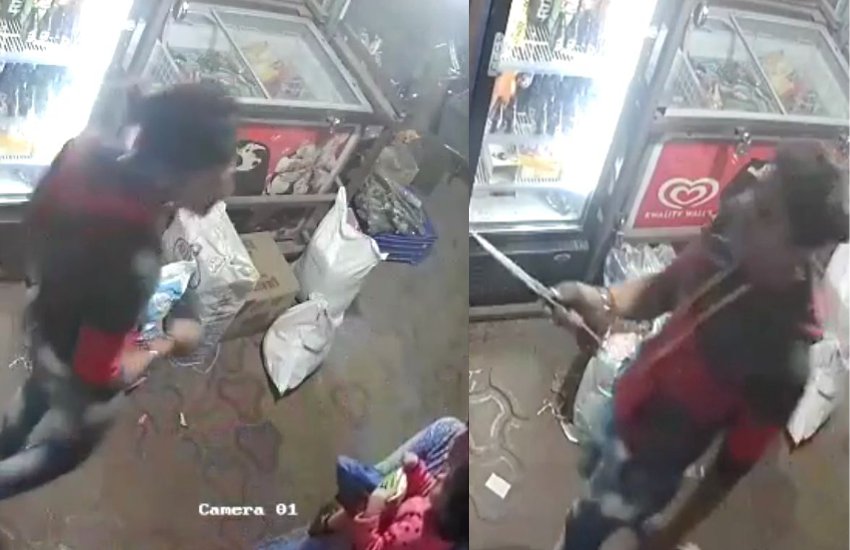 VIDEO : गोदी में बच्चे को लिए खड़ी थी महिला, बदमाश चाकू दिखाकर बोला- यहां से चली जा नहीं तो काट डालूंगा