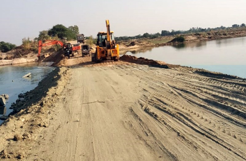 तीन माह से बंद गहलोद-टोंक मार्ग हुआ शुरू, बीसलपुर बांध के पानी से क्षतिग्रस्त हुई बनास में रपट की मरम्मत कर रास्ता किया चालू