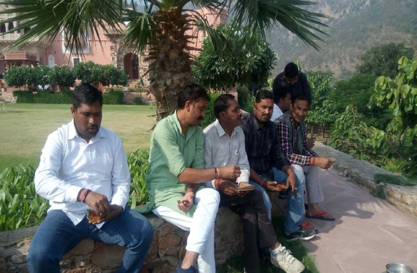 Badebandi In Alwar : BJP And Congress Badebandi Outside Rajasthan