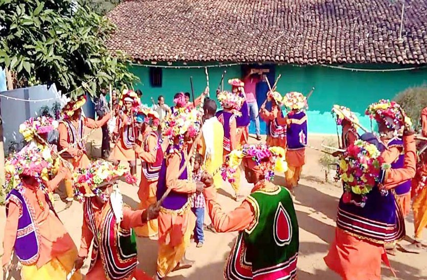 रायपुर : छत्तीसगढ़ की लोक कलाओं के संरक्षण के  लिए गठित होगी- राज्य लोक कला परिषद : होंगे वार्षिक महोत्सव